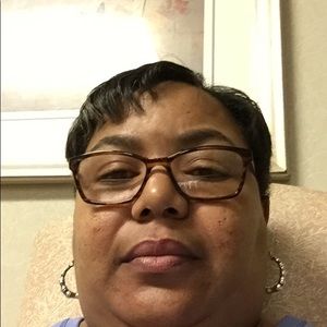 Meet your Posher, Stacy